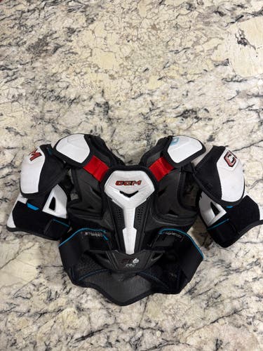 Large Junior CCM JetSpeed FT6 Pro Shoulder Pads (Used)
