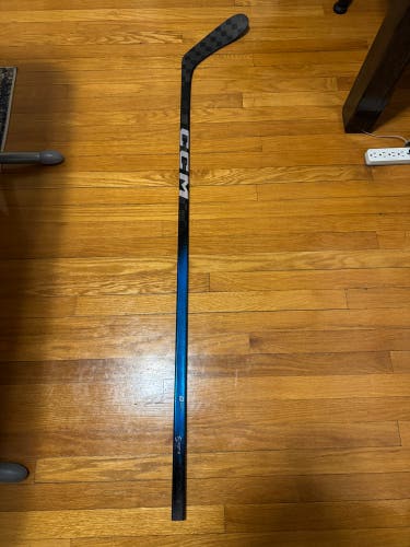Senior CCM JetSpeed FT8 Pro Right Handed Hockey Stick P28 85 Flex (Used)