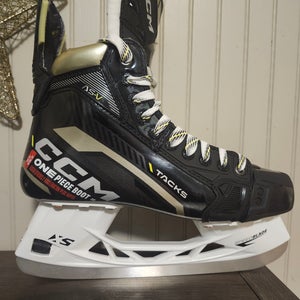 CCM AS-V Hockey Skates Regular Width 8.5 (New)