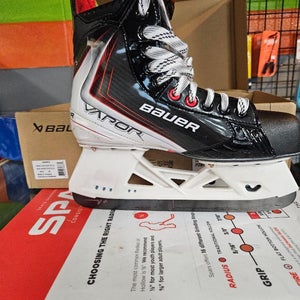 Bauer Vapor Fly30 Hockey Skates Extra Wide Width 8 (Used)