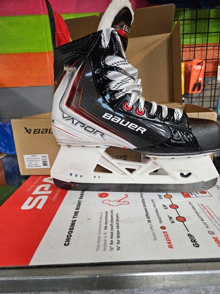 Bauer Vapor Fly30 Hockey Skates Extra Wide Width 8 (Used)