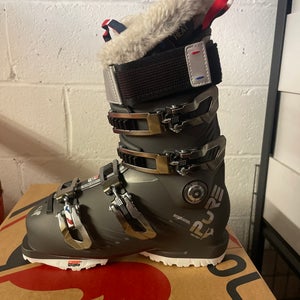 Mondo 23 & 23.5 Women's Rossignol Pure Pro Heat GW All Mountain Ski Boots Medium Flex (New)