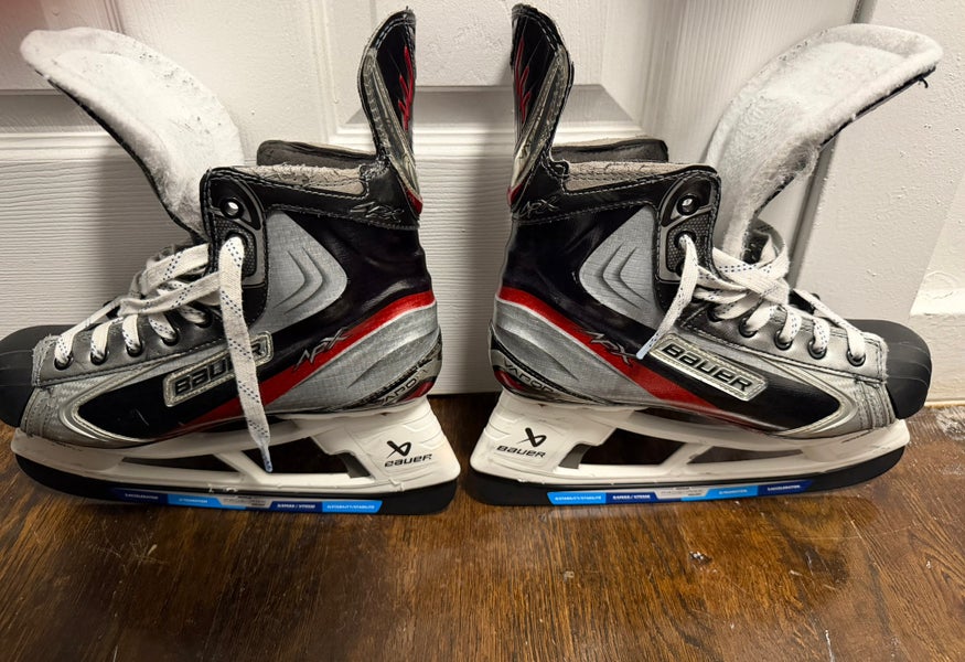 Bauer Vapor APX Pro Stock Skates – Size 8 (7.75L / 8R)