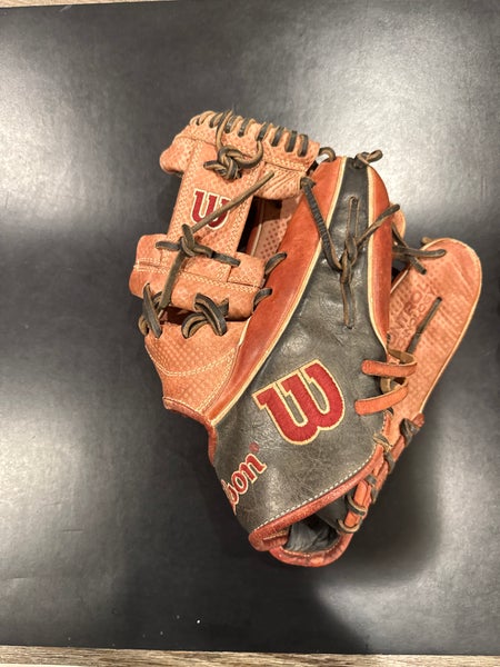 2023 Wilson A2K RH Infield Baseball Glove 11.75" (Used)