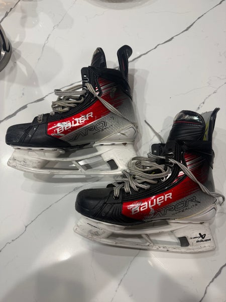 2023 Bauer Vapor Hyperlite 2 Hockey Skates Regular Width Pro Stock 8 (Used)