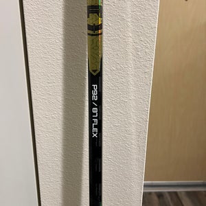 Gold Bauer Proto-R Right Handed Hockey Stick P92 87 Flex (New)