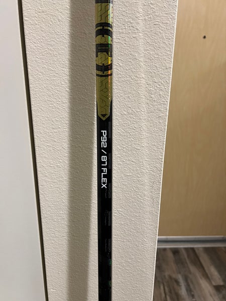 Gold Bauer Proto-R Right Handed Hockey Stick P92 87 Flex (New)