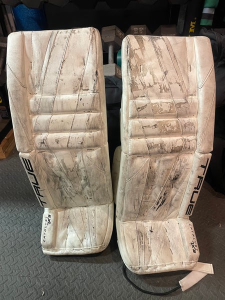 30" True Catalyst 7X3 Goalie Leg Pads (Used)
