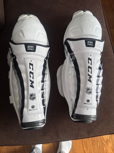 Senior CCM 21K 15" Shin Pads Pro Stock (Used)