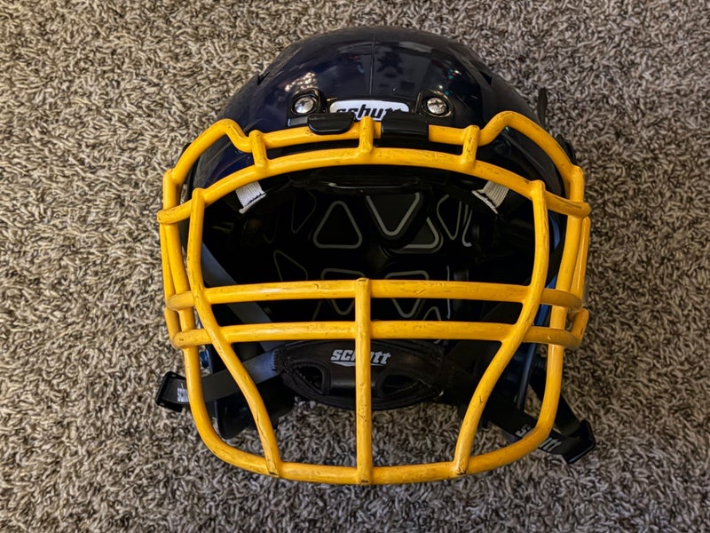 Youth XS Schutt Vengeance A11 Helmet (Used)