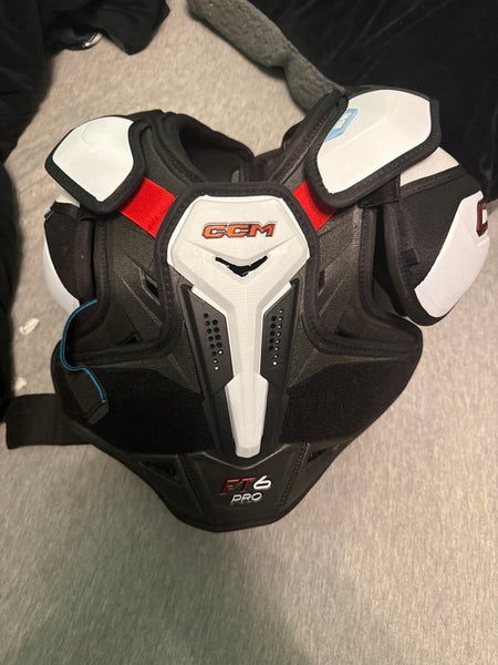 Men's Large Junior CCM JetSpeed FT6 Pro Shoulder Pads (New)