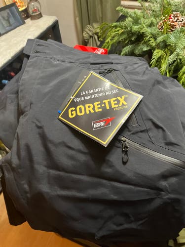 Black Unisex Adult XL Under Armour Ski Pants (New)