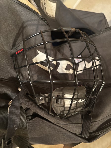 Small CCM FM580 Full Cage (Used)