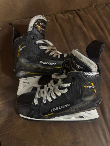 2024 Bauer Supreme M50 Pro Hockey Skates Regular Width Size 4.5 (Used)