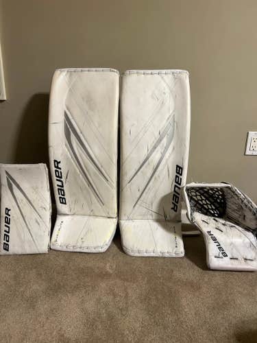 33" 2023 Bauer Hyperlite 2 Regular Goalie Full Set (Used)