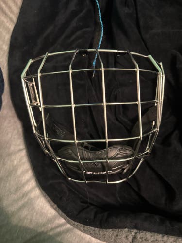 Medium Bauer Profile III Facemask Full Cage (New)