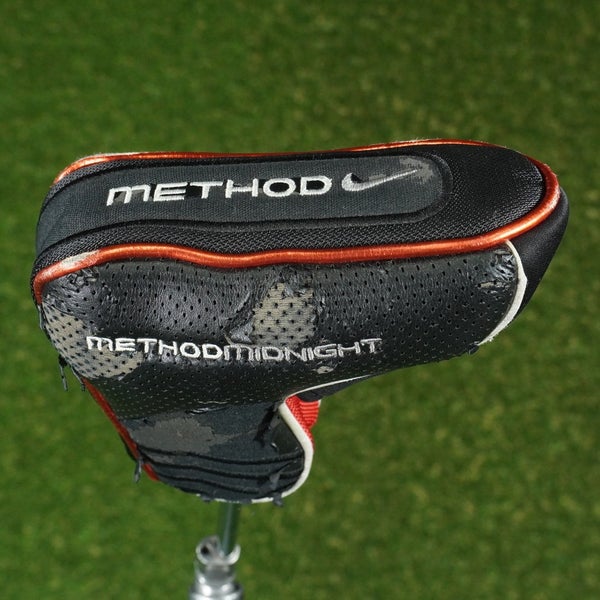 NIKE METHOD MIDNIGHT BLADE PUTTER HEADCOVER MAGNETIC BLACK / WHITE / RED ~ LOOK!