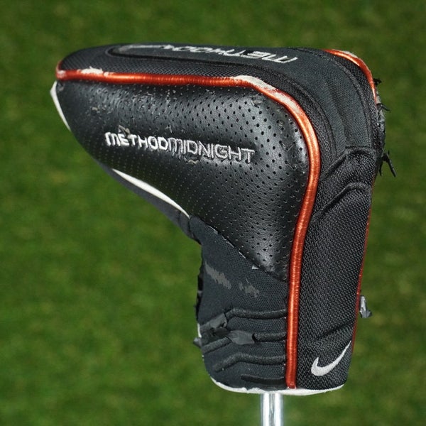 NIKE METHOD MIDNIGHT BLADE PUTTER HEADCOVER MAGNETIC BLACK / WHITE