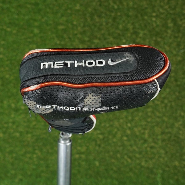 希少 NIKE METHOD MIDNIGHT 006 34 ナイキパターカバー NIKE METHOD MIDNIGHT BLADE PUTTER HEADCOVER MAGNETIC BLACK / WHITE