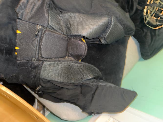 Men's Junior Large Bauer Supreme S29 Hockey Pants (Used)