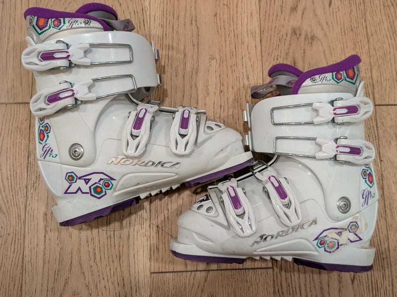 Mondo 19 & 19.5 Kid's Nordica GPTJ Ski Boots (Used)