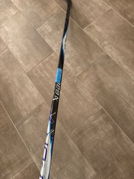 Senior Bauer Vapor FlyLite Right Handed Hockey Stick P28 70 Flex (New)