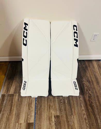 * New CCM AXIS 2 Pads White 33+1 *