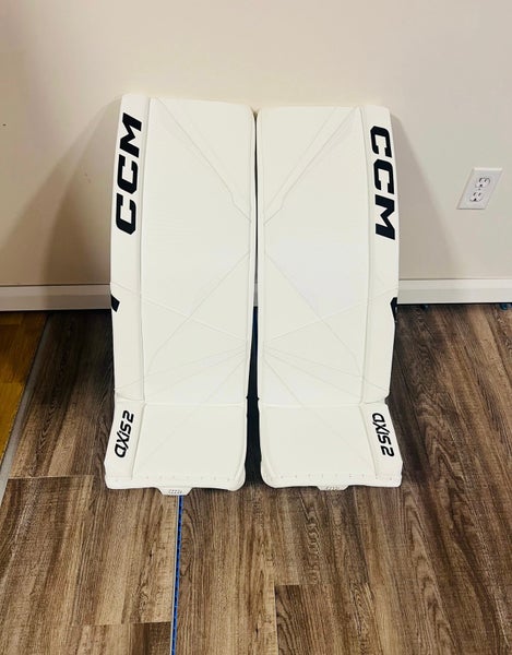 * New CCM AXIS 2 Pads White 33+1 *