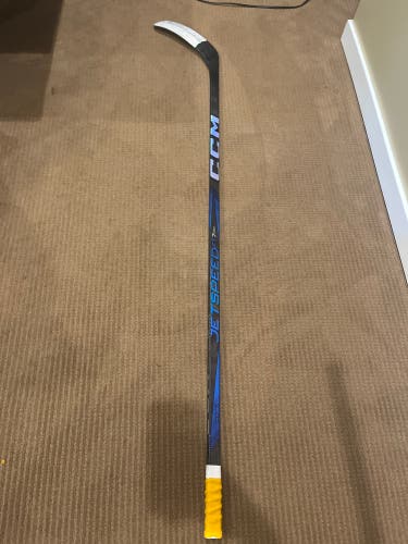 Senior CCM JetSpeed FT7 Pro Right Handed Hockey Stick P28 85 Flex (Used)