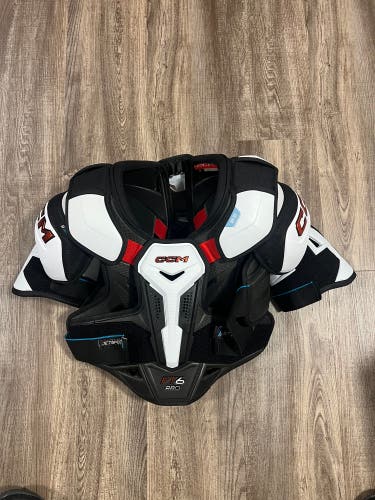 * Used Great Condition SR Large CCM Jetspeed FT6 PRO Shoulder Pads *