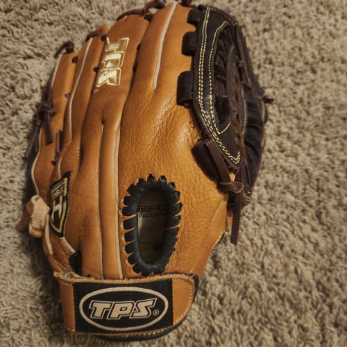 Louisville Slugger RH Helix Series TPS Softball Glove 13" Game Ready/ Excellent Condition