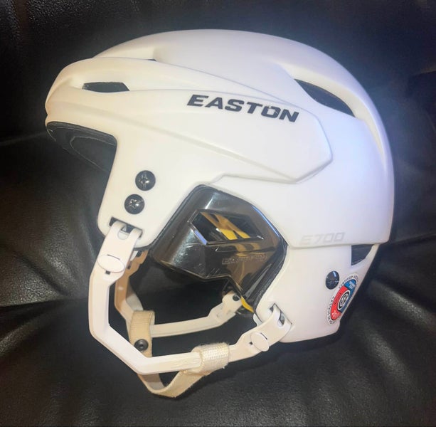 White Used Medium Easton E700 Helmet (Matte White)