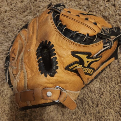 Mizuno RH Youth Catcher's Prospect Series Power Close Baseball Glove 31.5" Game Ready