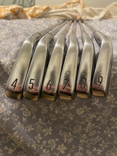 Men's Titleist T150 2023 Right Handed Iron Set Extra Stiff Flex 6 clubs 4-9 Steel Shaft (Used)