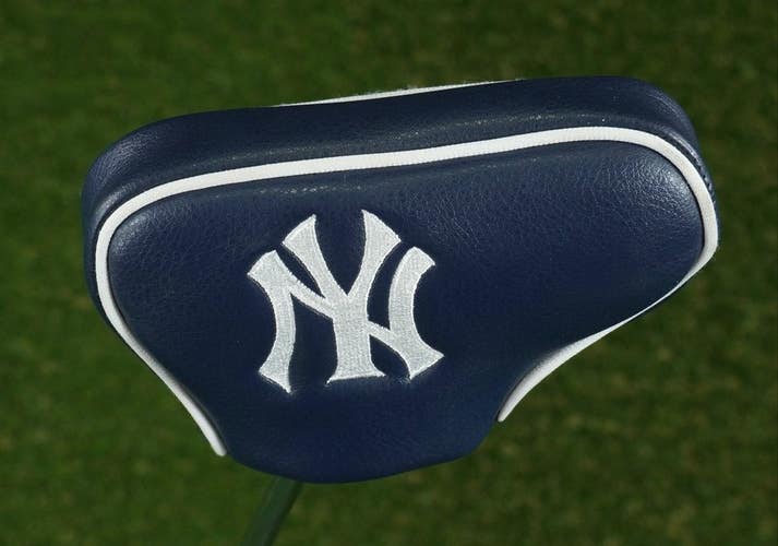 TEAM GOLF NEW YORK YANKEES BLADE PUTTER HEADCOVER MLB BASEBALL BLUE / WHITE