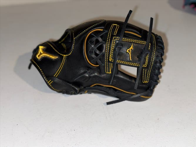 Mizuno RH Infield Pro Baseball Glove 11.5" (Used)