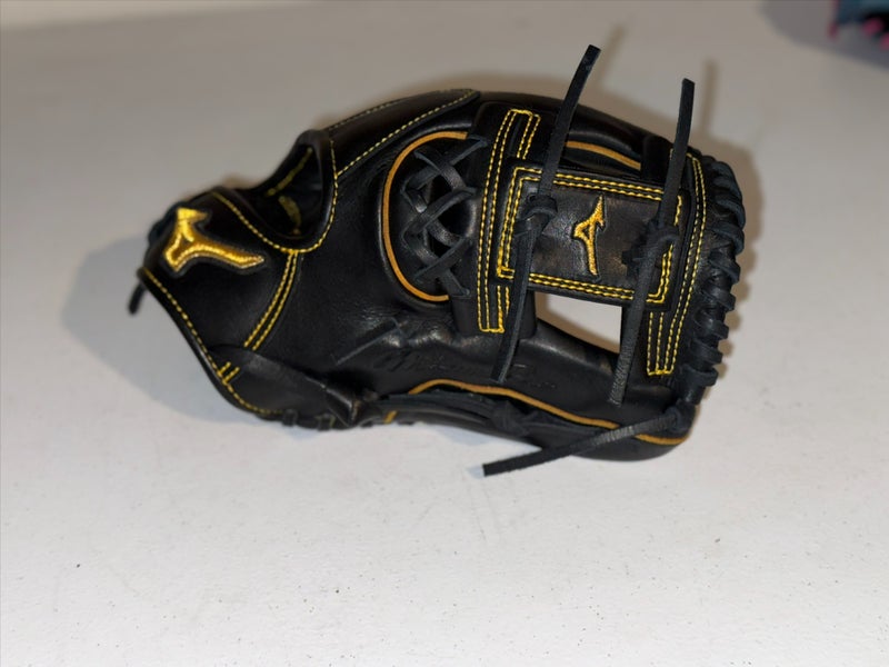 Mizuno RH Infield Pro Baseball Glove 11.5" (Used)