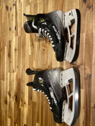 2023 Bauer Vapor Hyperlite 2 Hockey Skates Size 6.5 (Used)