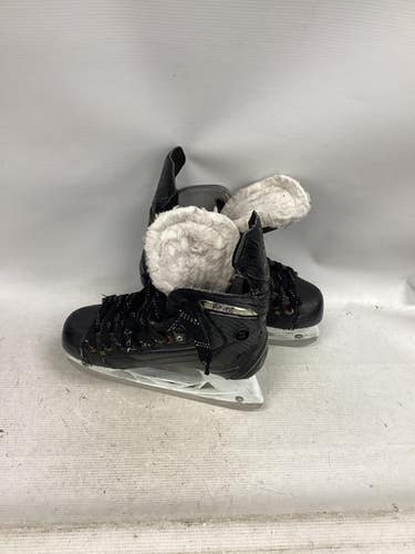 Used CCM RIBCORE 44K Junior Hockey Skate Junior 03 11851-S000040823