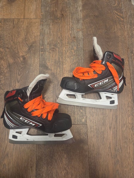 CCM FT460 Hockey Goalie Skates Regular Width junior Size 2 (Used)