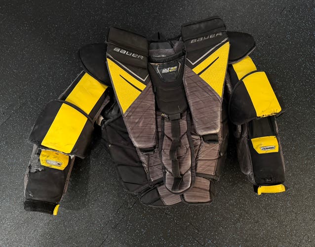 Used XL Bauer Supreme UltraSonic Goalie Chest Protector