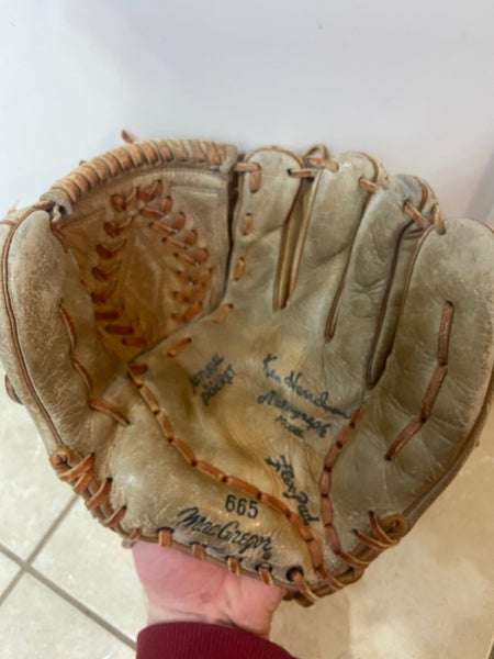 Macgregor VINTAGE RHT 665 Ken Harrelson Autograph Baseball Glove