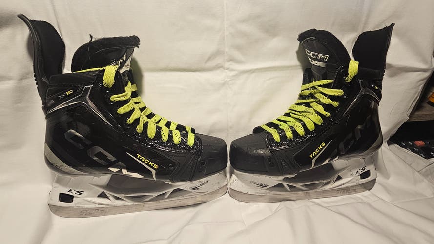 CCM Tacks XF 90 Hockey Skates Regular Width Size 4 (Used)