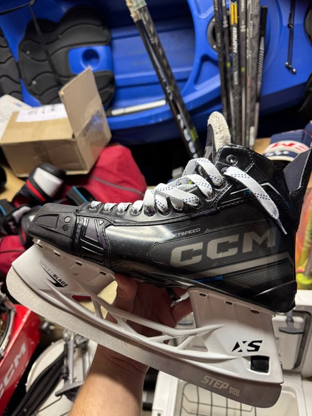 2023 CCM JetSpeed FT675 Hockey Skates Regular Width 11 (Used)