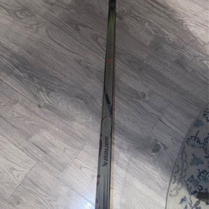 Senior Bauer Vapor Hyperlite 2 Left Hand Hockey Stick P28 77 Flex (Used)