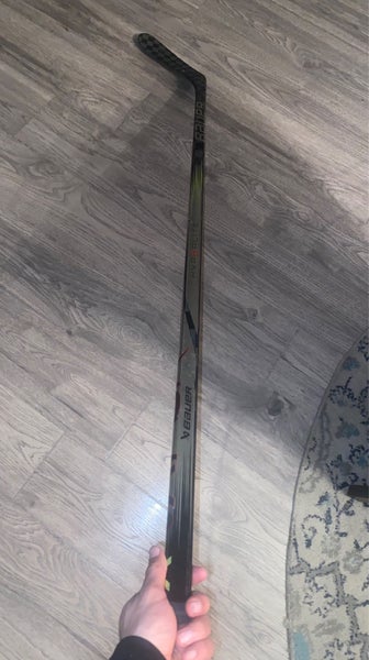 Senior Bauer Vapor Hyperlite 2 Left Hand Hockey Stick P28 77 Flex (Used)
