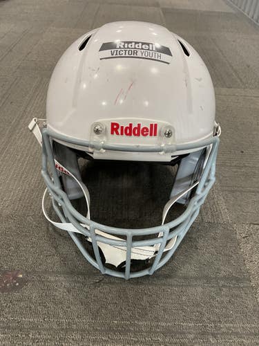 Used Riddell VICTOR YOUTH FB Helmet White XL 11614-S000226205