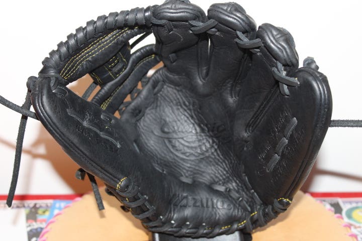 Infield RH Mizuno Classic Pro Soft Baseball Glove 11.5" (Used)