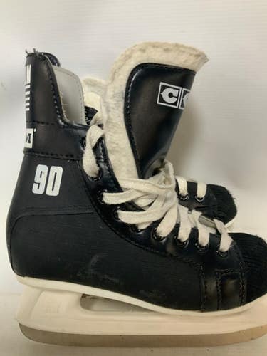 Used CCM CHAMPION 90 Junior Hockey Skate Junior 04 11823-S000036120