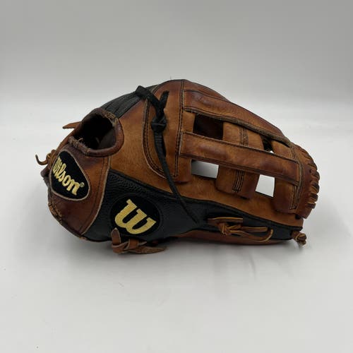 Wilson A2000 RH Infield Baseball Glove 12" (Used)